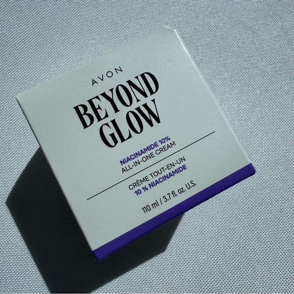 NWT Avon Beyond Glow Lipcerin Hydrating Tinted Lip Care - Picture 2 of 3